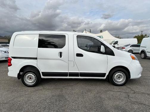 Photo 4 of 29 of 2018 Nissan NV200 SV
