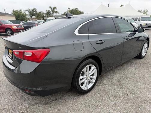 Nightfall Gray Metallic 2018 Chevrolet Malibu LT