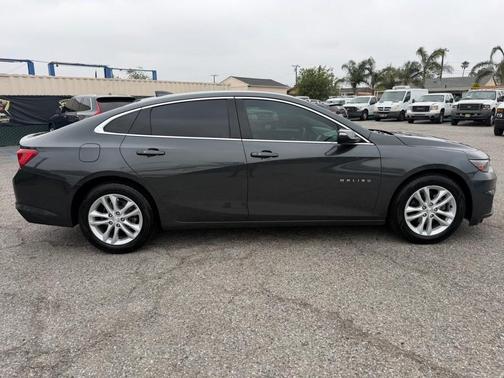 Nightfall Gray Metallic 2018 Chevrolet Malibu LT