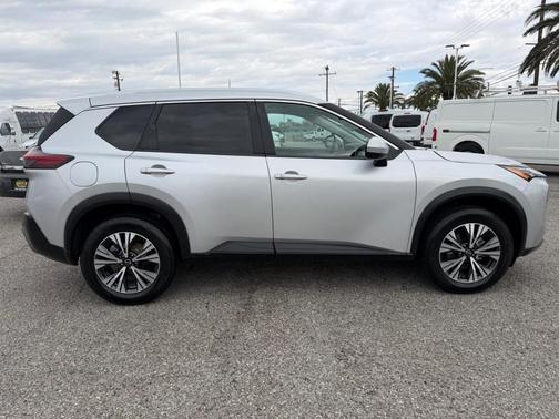 Brilliant Silver Metallic 2023 Nissan Rogue SV