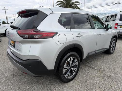 Brilliant Silver Metallic 2023 Nissan Rogue SV