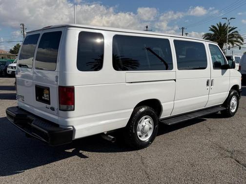 2009 Ford E350 Super Duty XL Wagon
