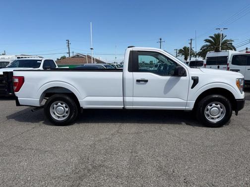 Oxford White 2021 Ford F-150 w/ Liftgate