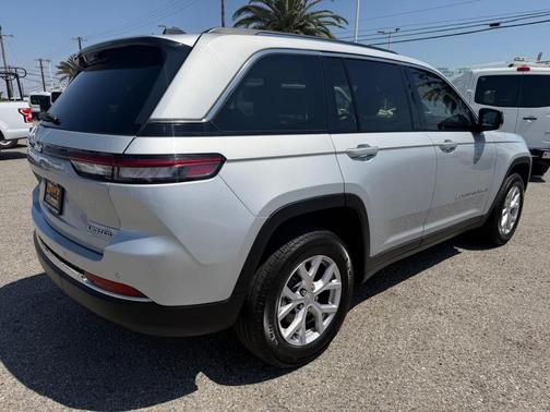 Silver Zynith 2022 Jeep Grand Cherokee Limited