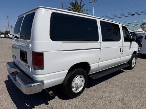 Oxford White 2009 Ford E350 Super Duty XLT