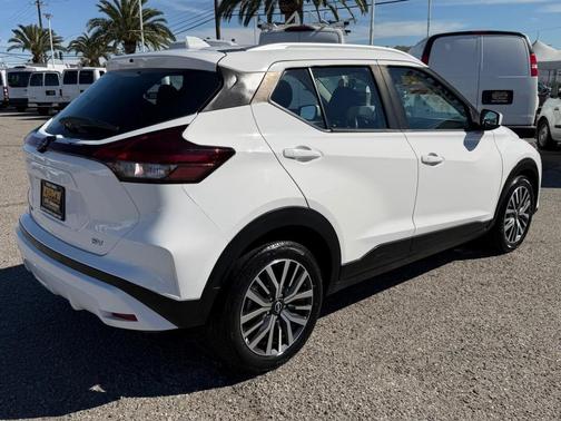2022 Nissan Kicks SV