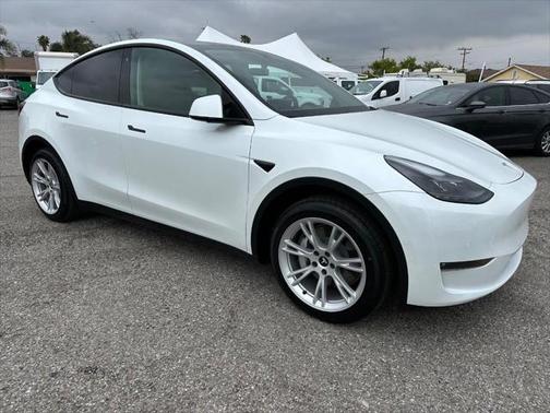 2022 Tesla Model Y Long Range Dual Motor All-Wheel Drive