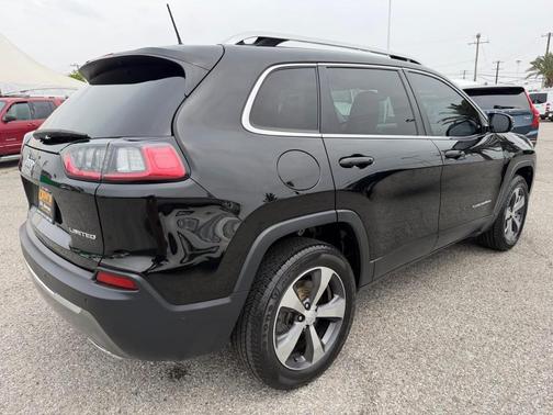 Diamond Black Crystal Pearlcoat 2019 Jeep Cherokee Limited