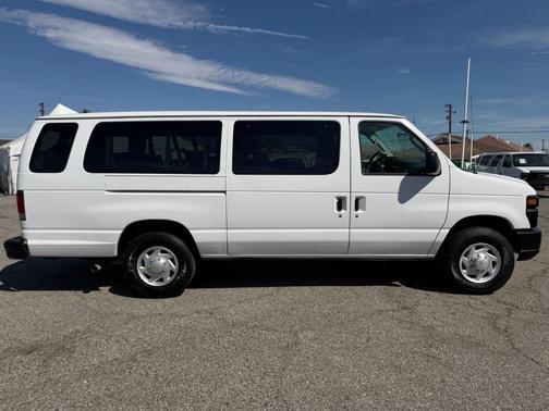 2008 Ford E350 Super Duty XL Wagon