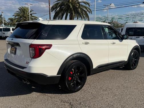 Star White Metallic Tri-Coat 2022 Ford Explorer ST