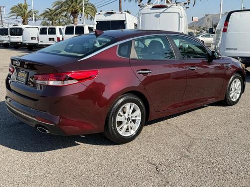 Sangria 2018 Kia Optima LX