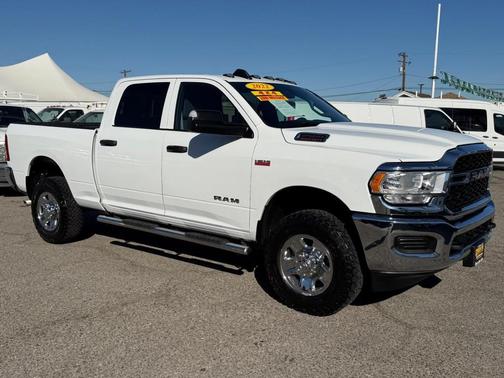 2022 RAM 2500 Tradesman Crew Cab 4x4 6'4' Box