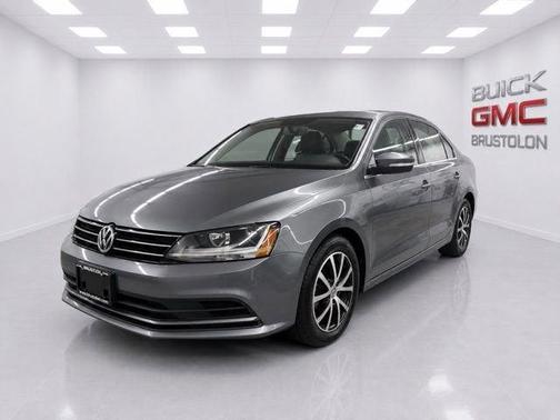 Platinum Gray Metallic 2017 Volkswagen Jetta 1.4T SE