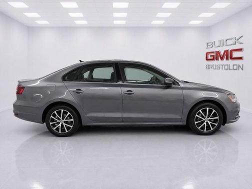 Platinum Gray Metallic 2017 Volkswagen Jetta 1.4T SE