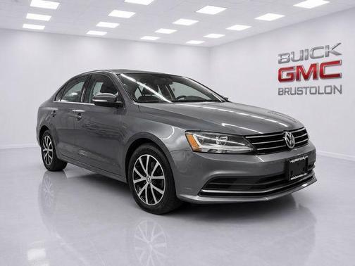 Platinum Gray Metallic 2017 Volkswagen Jetta 1.4T SE
