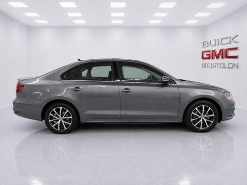 Platinum Gray Metallic 2017 Volkswagen Jetta 1.4T SE