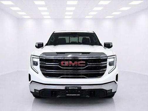 Summit White 2024 GMC Sierra 1500 SLT