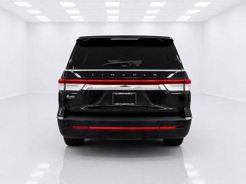Black Metallic 2022 Lincoln Navigator L Reserve