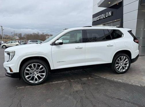 2025 GMC Acadia Denali
