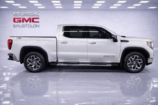 White Frost Tri-Coat 2023 GMC Sierra 1500 SLT