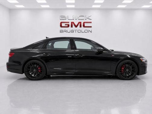 Sebring Black Crystal Effect 2025 Audi S8 4.0T quattro