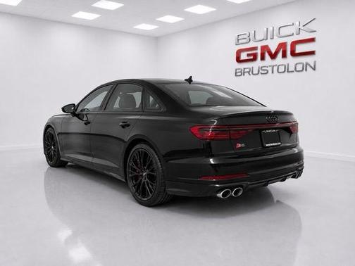 Sebring Black Crystal Effect 2025 Audi S8 4.0T quattro