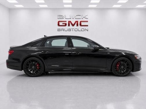 Sebring Black Crystal Effect 2025 Audi S8 4.0T quattro