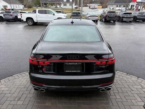 Sebring Black Crystal Effect 2025 Audi S8 4.0T quattro