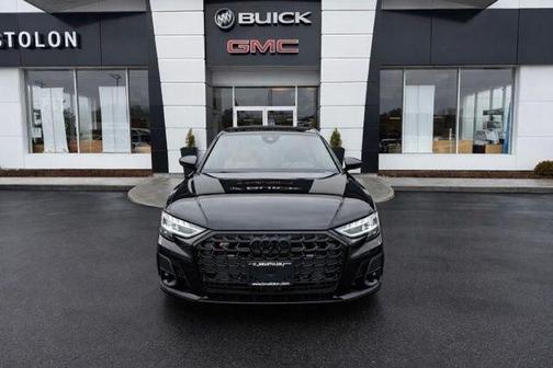 Sebring Black Crystal Effect 2025 Audi S8 4.0T quattro