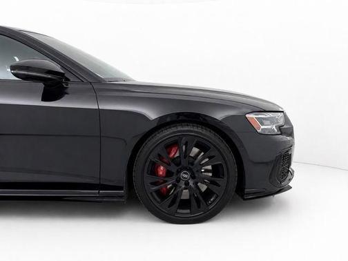 Sebring Black Crystal Effect 2025 Audi S8 4.0T quattro