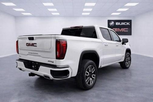 Summit White 2023 GMC Sierra 1500 AT4