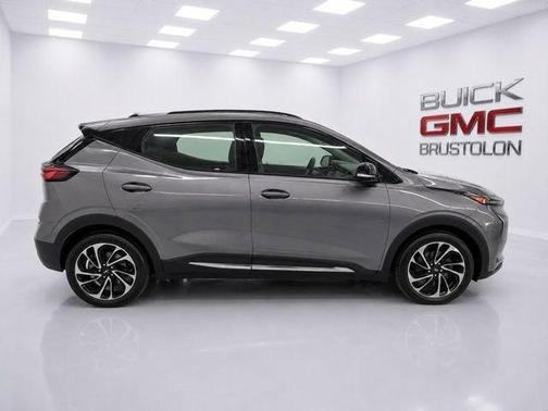 Gray Ghost Metallic 2022 Chevrolet Bolt EUV Premier