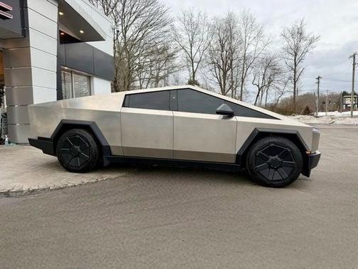 2024 Tesla Cybertruck Cyberbeast