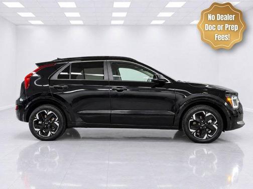 Aurora Black Pearl 2023 Kia Niro EV Wave