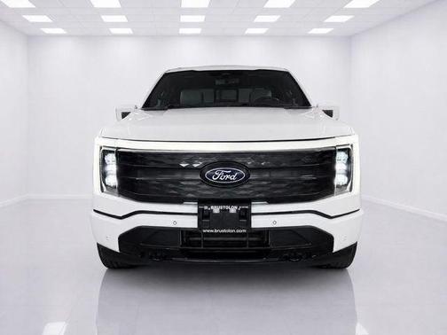 White Metallic 2024 Ford F-150 Lightning Platinum