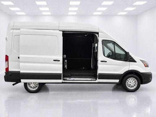 Oxford White 2025 Ford Transit-250 Base