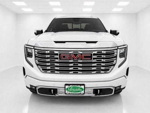 White Frost Tri-Coat 2023 GMC Sierra 1500 Denali