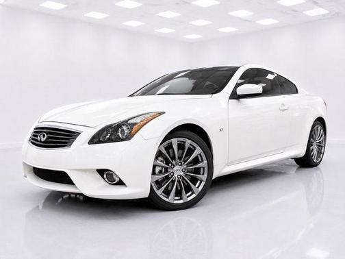 Majestic White 2015 INFINITI Q60 Base