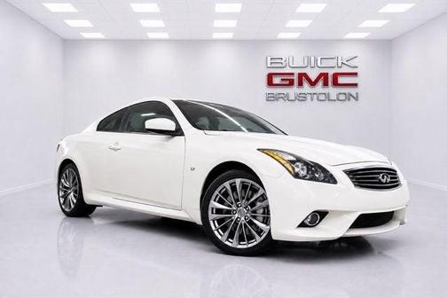Majestic White 2015 INFINITI Q60 Base