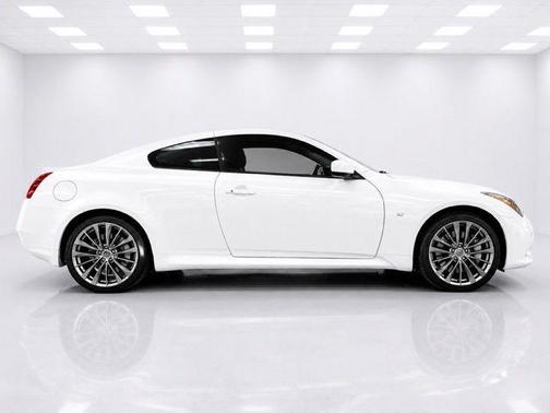 Majestic White 2015 INFINITI Q60 Base