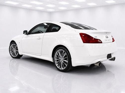 Majestic White 2015 INFINITI Q60 Base