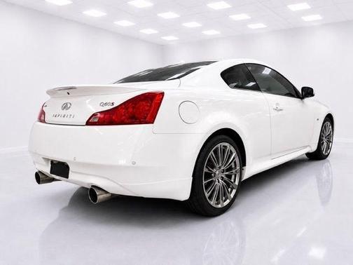 Majestic White 2015 INFINITI Q60 Base