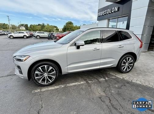 2022 Volvo XC60 B5 Momentum