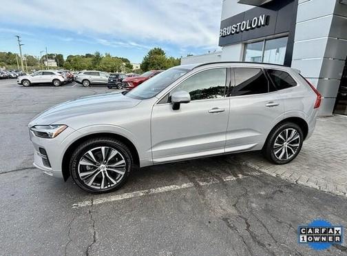 2022 Volvo XC60 B5 Momentum