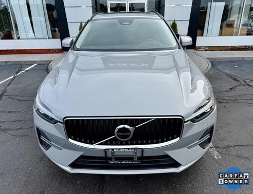2022 Volvo XC60 B5 Momentum