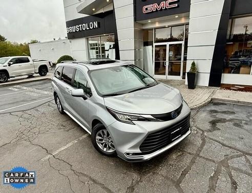 2023 Toyota Sienna XLE
