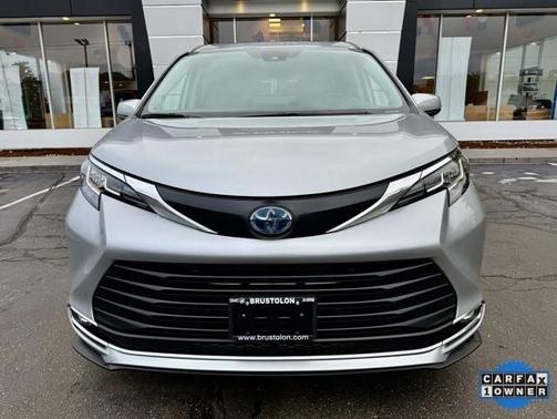 2023 Toyota Sienna XLE