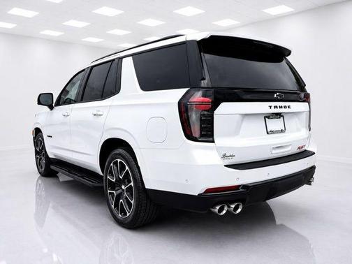 Iridescent Pearl Tricoat 2025 Chevrolet Tahoe RST