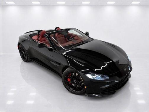 Onyx Black 2021 Aston Martin Vantage Base