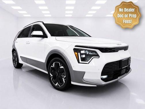 Snow White Pearl 2023 Kia Niro EV Wave